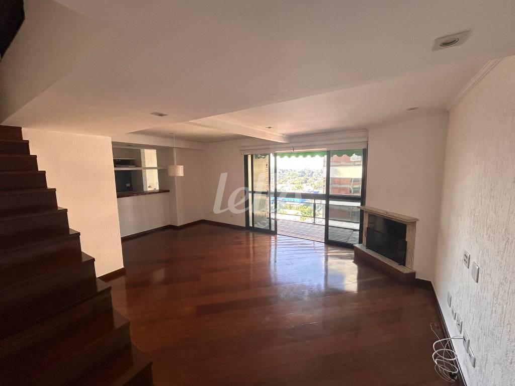 SALA de Apartamento à venda, Duplex com 100 m², 2 quartos e 1 vaga em Pinheiros - São Paulo