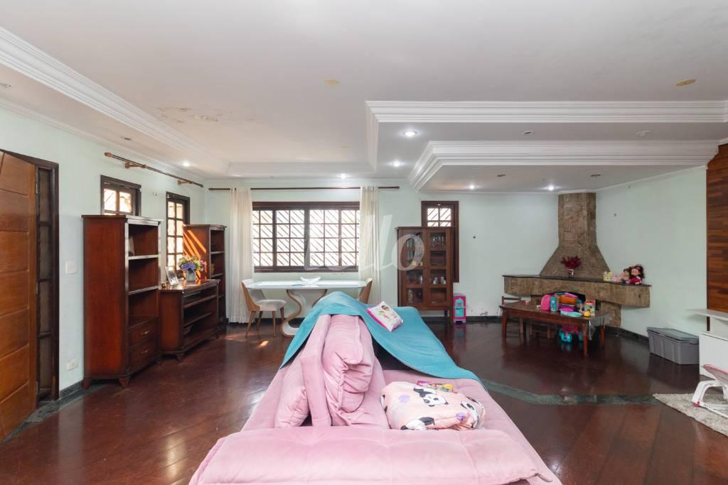 2  -SALA de Casa à venda, sobrado com 350 m², 4 quartos e 6 vagas em Jardim Vila Formosa - São Paulo