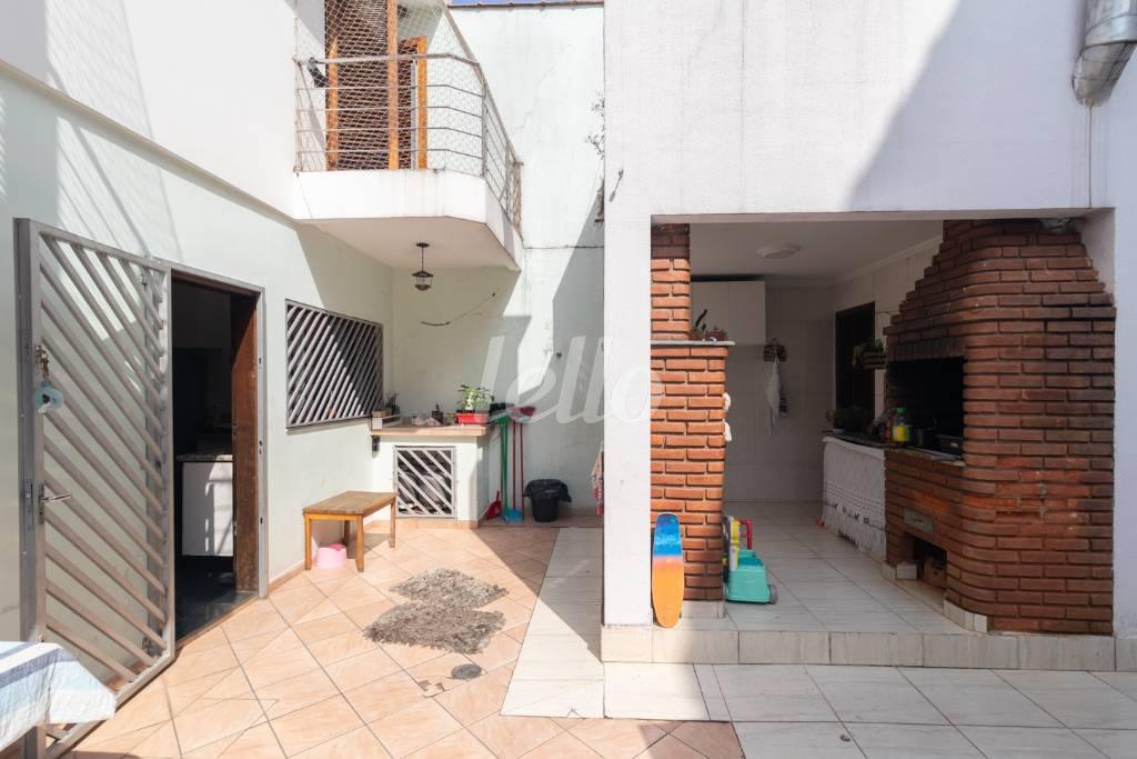 42  -ÁREA EXTERNA de Casa à venda, sobrado com 350 m², 4 quartos e 6 vagas em Jardim Vila Formosa - São Paulo