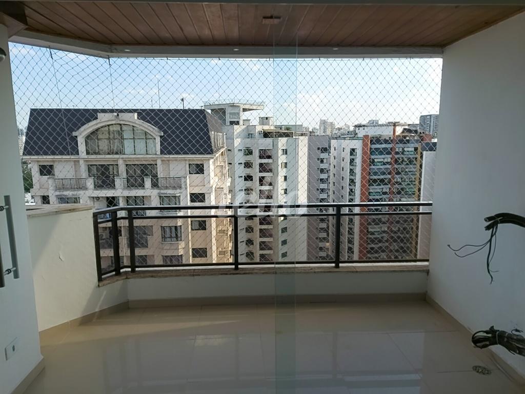 2-VARANDA PISO INFERIOR-001.JPG de Apartamento à venda, cobertura - Padrão com 198 m², 3 quartos e 2 vagas em Indianópolis - São Paulo