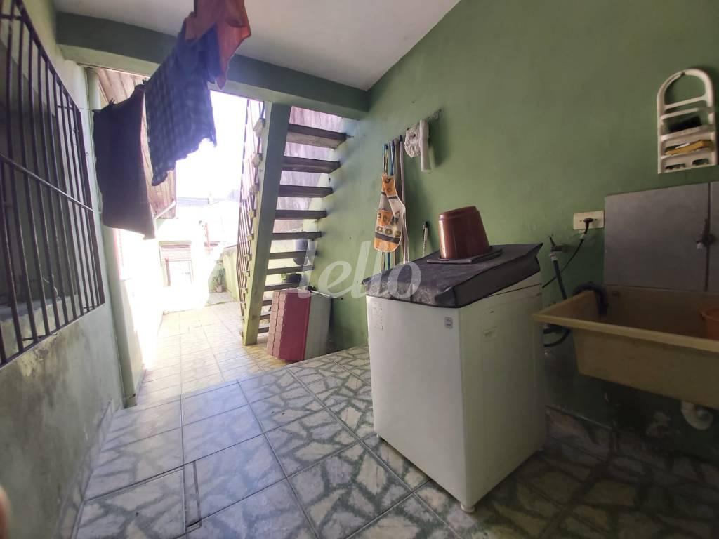 ÁREA DE SERVIÇO de Casa à venda, assobradada com 200 m², 3 quartos e 2 vagas em Vila Humaita - Santo André