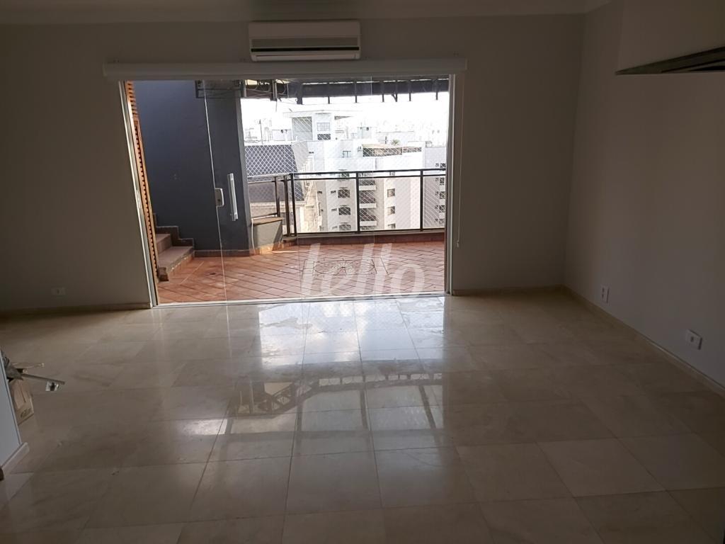 14-SALA PISO SUPERIOR-001.JPG de Apartamento à venda, cobertura - Padrão com 198 m², 3 quartos e 2 vagas em Indianópolis - São Paulo