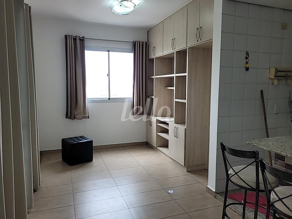 SALA de Apartamento para alugar, Padrão com 50 m², 2 quartos e 1 vaga em Vila Pompeia - São Paulo