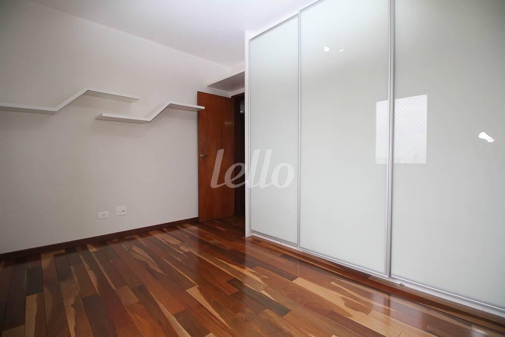 DORMITÓRIO de Apartamento à venda, Padrão com 134 m², 3 quartos e 2 vagas em Vila Regente Feijó - São Paulo