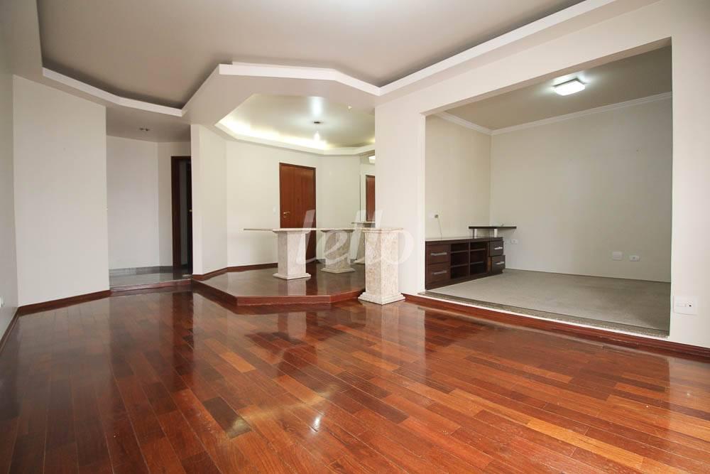 SALA DE DOIS AMBIENTES de Apartamento à venda, Padrão com 134 m², 3 quartos e 2 vagas em Vila Regente Feijó - São Paulo