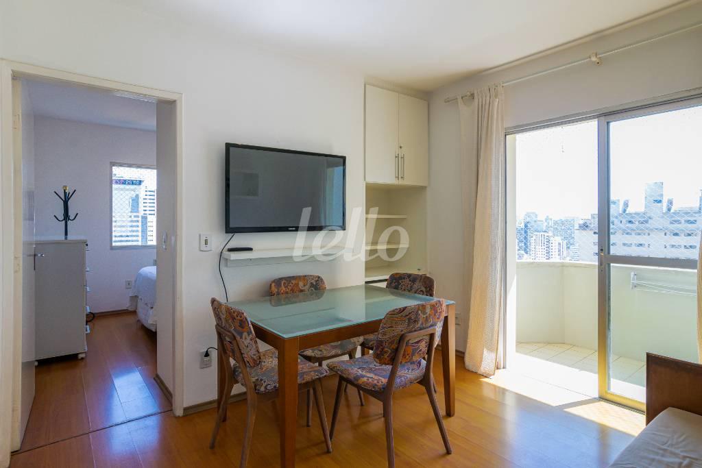 SALA de Apartamento para alugar, Flat com 35 m², 1 quarto e 1 vaga em Morro dos Ingleses - São Paulo