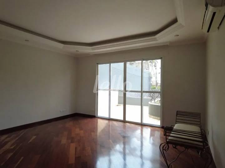 SALA de Casa à venda, sobrado com 310 m², 3 quartos e 6 vagas em Casa Branca - Santo André
