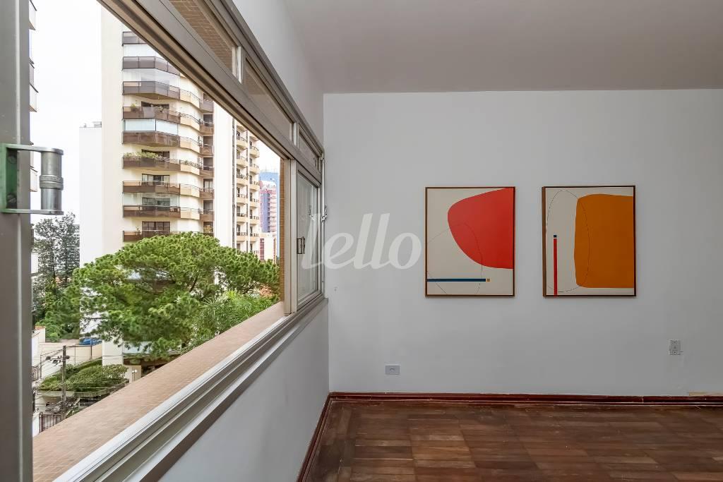 SALA de Apartamento à venda, Padrão com 97 m², 2 quartos e em Paraíso - São Paulo