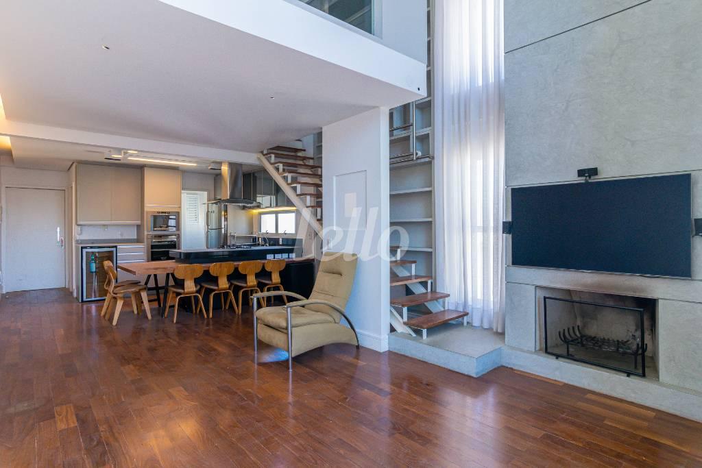 SALA de Apartamento para alugar, Padrão com 100 m², 1 quarto e 5 vagas em Cerqueira César - São Paulo
