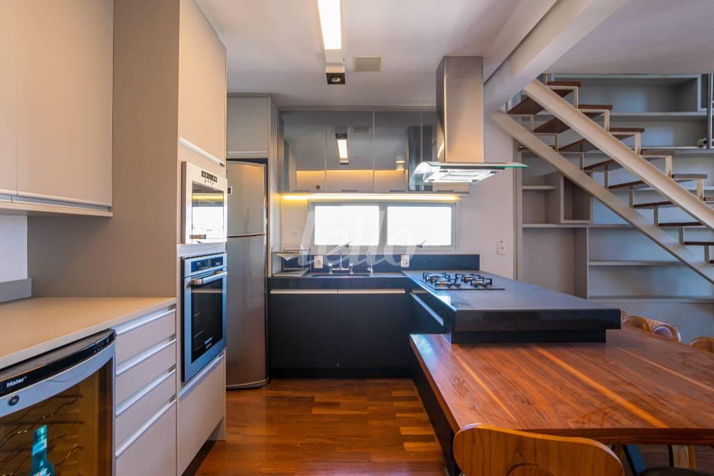 COZINHA de Apartamento para alugar, Padrão com 100 m², 1 quarto e 5 vagas em Cerqueira César - São Paulo