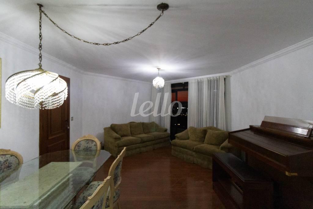 SALA de Apartamento para alugar, Padrão com 130 m², 3 quartos e 2 vagas em Vila São Geraldo - São Paulo