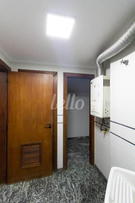 AREA DE SERVIÇO de Apartamento para alugar, Padrão com 130 m², 3 quartos e 2 vagas em Vila São Geraldo - São Paulo
