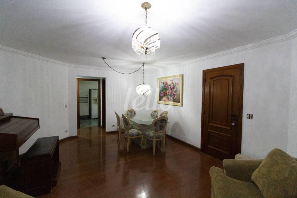 SALA de Apartamento para alugar, Padrão com 130 m², 3 quartos e 2 vagas em Vila São Geraldo - São Paulo
