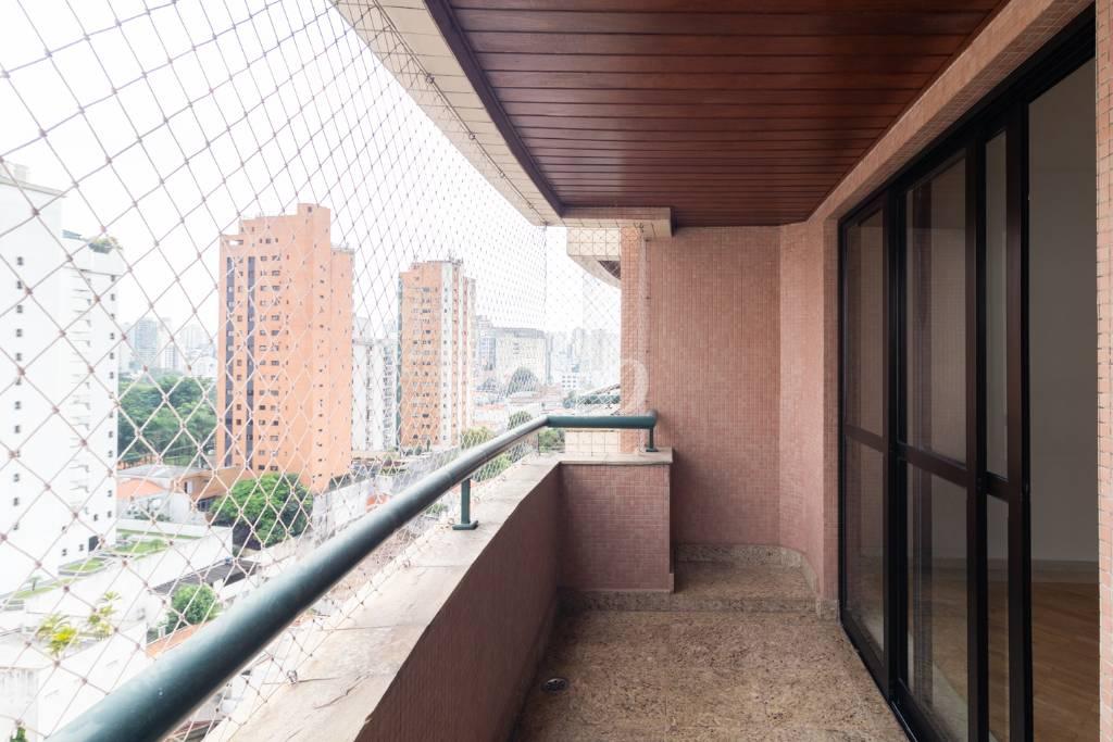 SACADA de Apartamento à venda, Padrão com 120 m², 3 quartos e 3 vagas em Vila Prudente - São Paulo