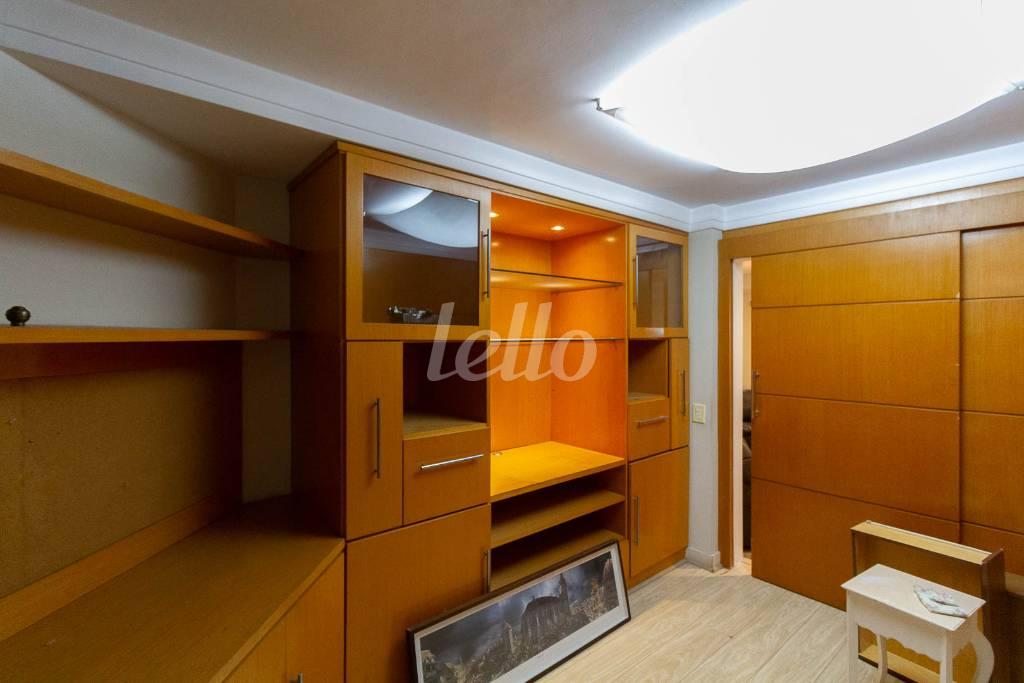 ESCRITORIO de Apartamento para alugar, Padrão com 130 m², 3 quartos e 2 vagas em Vila São Geraldo - São Paulo