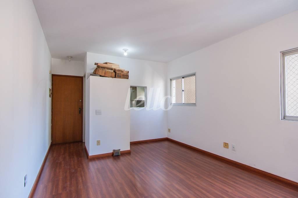 SALA de Apartamento para alugar, Padrão com 43 m², 1 quarto e 1 vaga em Consolação - São Paulo