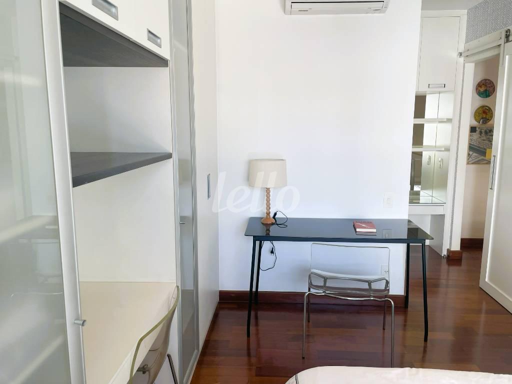 SUITE2 de Apartamento para alugar, Padrão com 130 m², 2 quartos e 2 vagas em Pinheiros - São Paulo