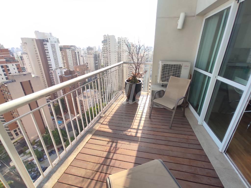 VARANDA de Apartamento para alugar, Padrão com 104 m², 1 quarto e 2 vagas em Vila Nova Conceição - São Paulo