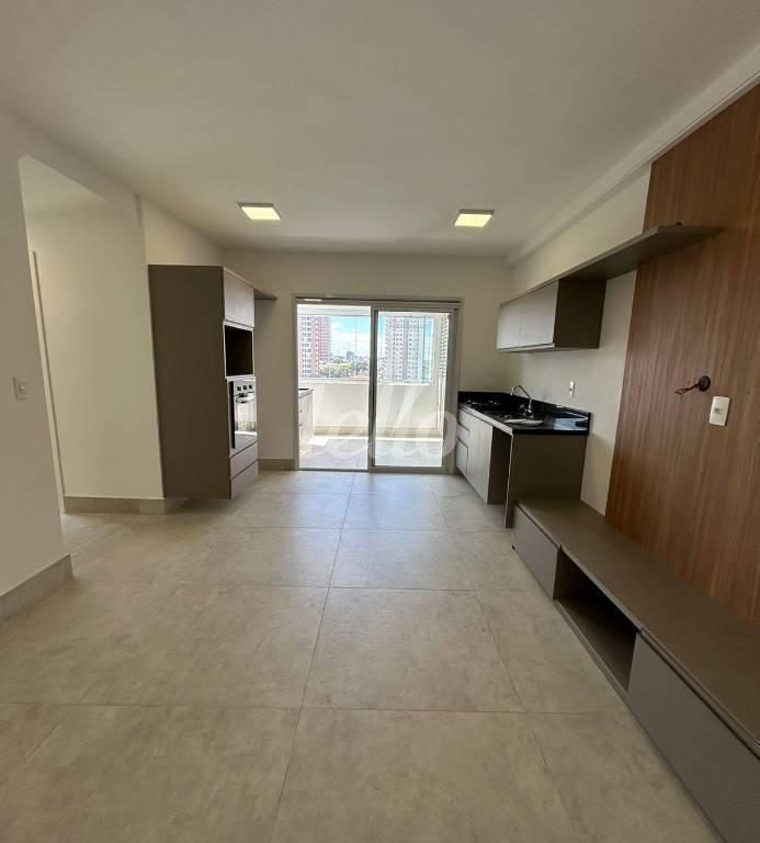 SALA de Apartamento para alugar, Padrão com 67 m², 2 quartos e 2 vagas em Jardim do Carmo - Santo André