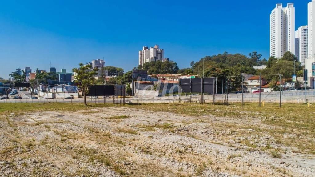 TERRENO de Área / Terreno para alugar, Padrão com 6845 m², e em Vila Dusi - São Bernardo do Campo