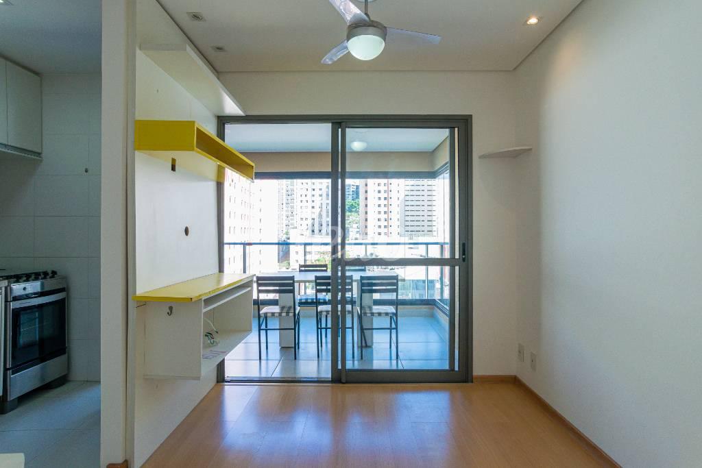 SALA de Apartamento à venda, Padrão com 40 m², 1 quarto e 1 vaga em Liberdade - São Paulo