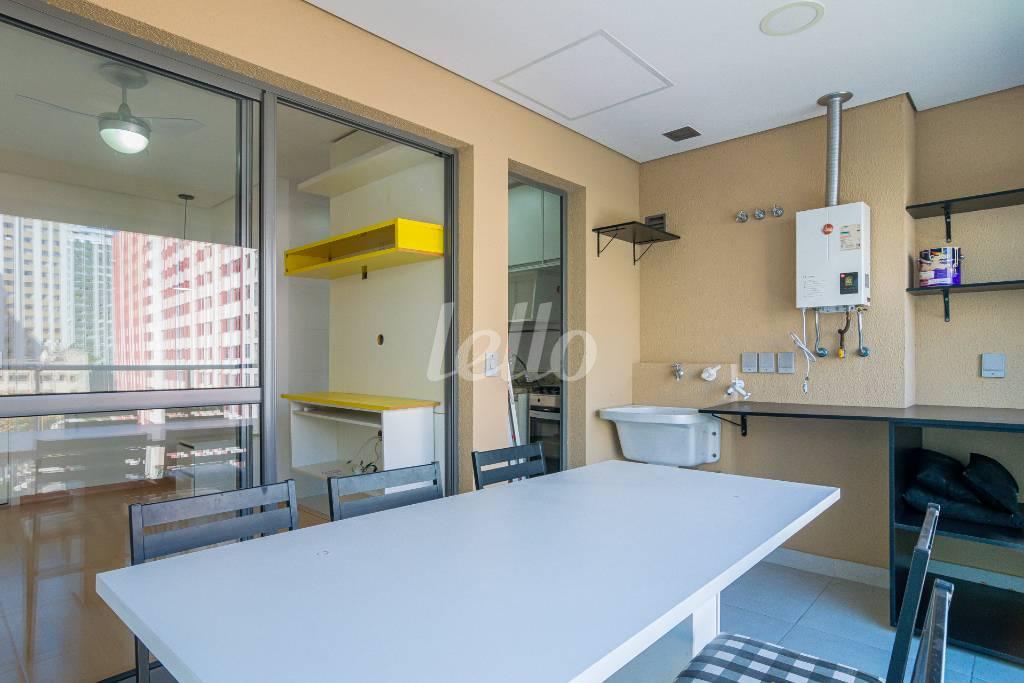 VARANDA de Apartamento à venda, Padrão com 40 m², 1 quarto e 1 vaga em Liberdade - São Paulo