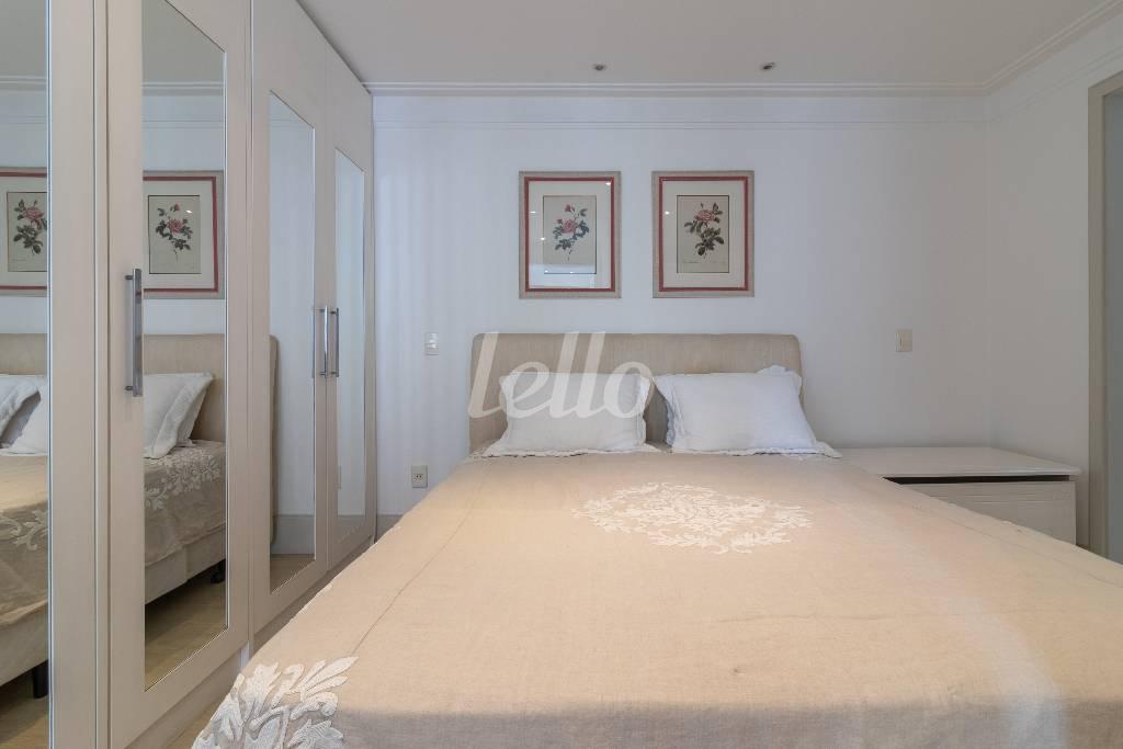 APTO-MOEMA-38 de Apartamento para alugar, Padrão com 147 m², 4 quartos e 2 vagas em Vila Uberabinha - São Paulo