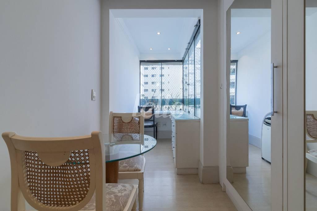 APTO-MOEMA-40 de Apartamento para alugar, Padrão com 147 m², 4 quartos e 2 vagas em Vila Uberabinha - São Paulo