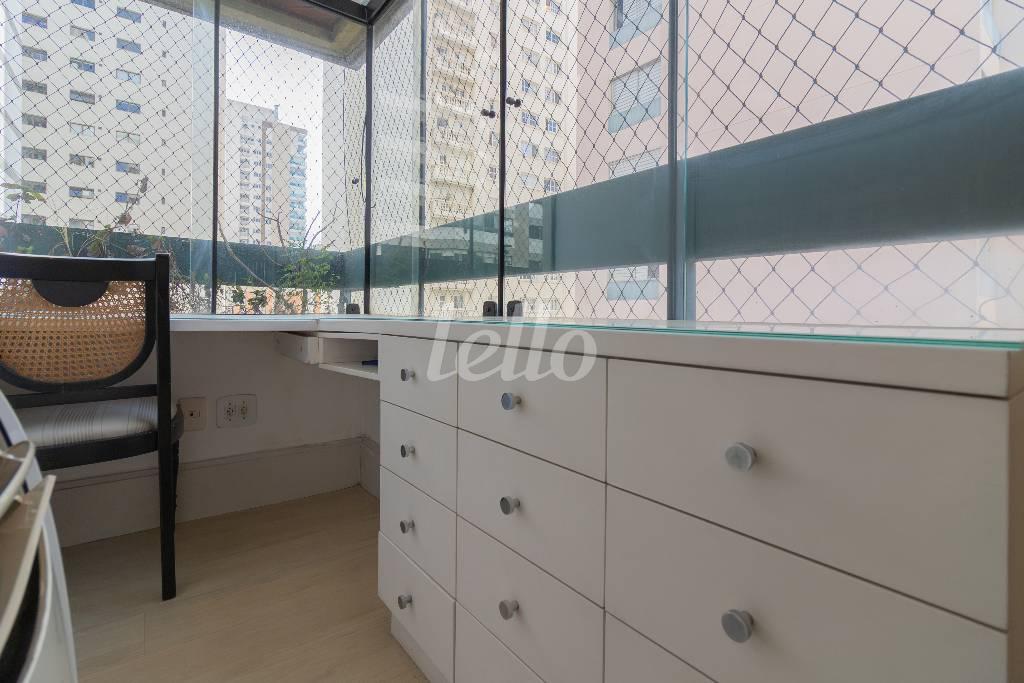 APTO-MOEMA-49 de Apartamento para alugar, Padrão com 147 m², 4 quartos e 2 vagas em Vila Uberabinha - São Paulo
