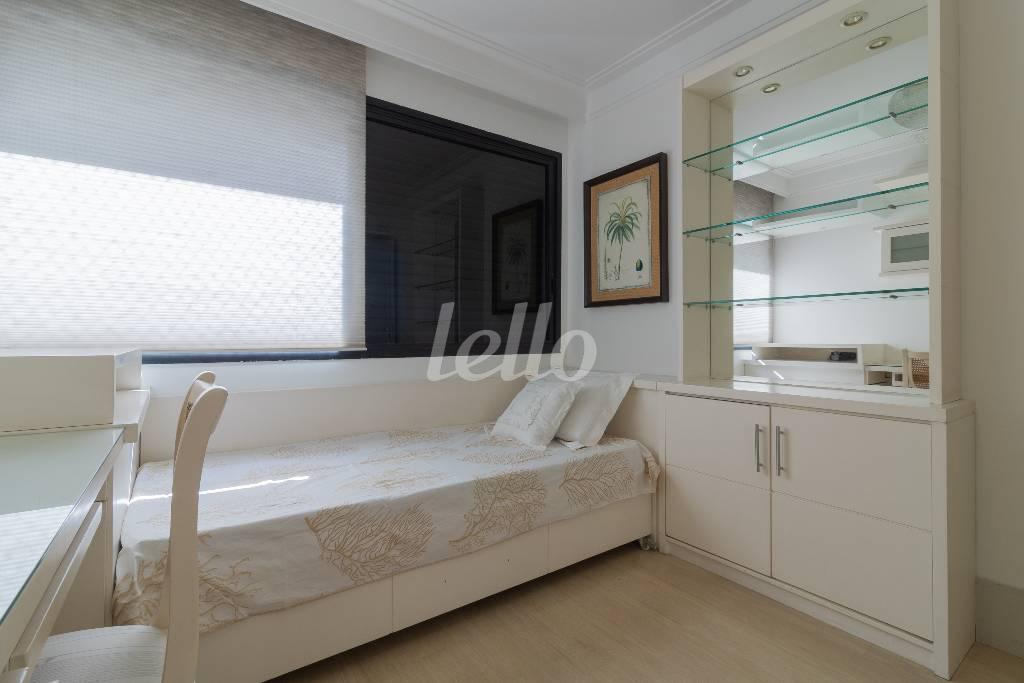 APTO-MOEMA-58 de Apartamento para alugar, Padrão com 147 m², 4 quartos e 2 vagas em Vila Uberabinha - São Paulo