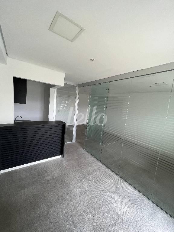 IMG_2430 de Sala / Conjunto para alugar, Padrão com 44 m², e 1 vaga em Cidade Monções - São Paulo
