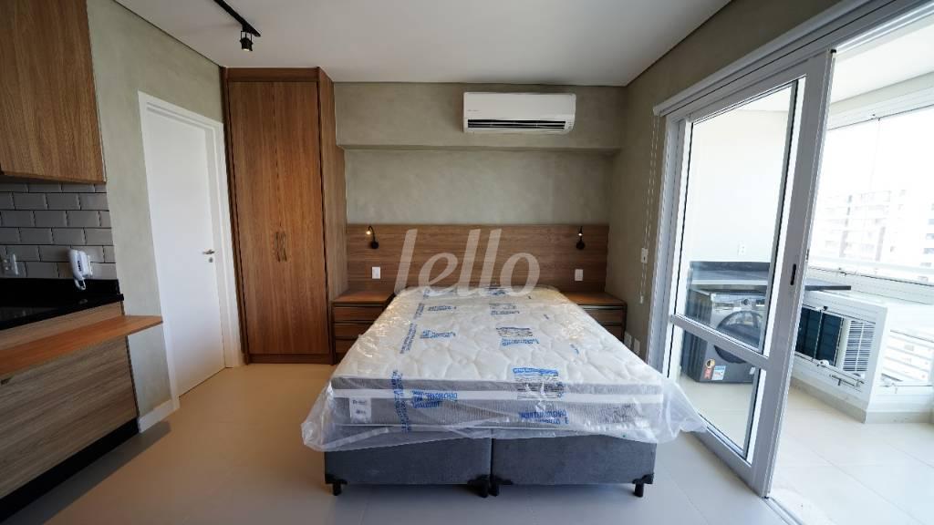 DORMITÓRIO de Apartamento à venda, Studio com 42 m², 1 quarto e 1 vaga em Campo Belo - São Paulo