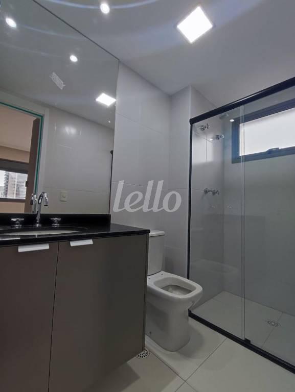 BANHEIRO SOCIAL de Apartamento para alugar, Padrão com 68 m², 2 quartos e 1 vaga em Pinheiros - São Paulo