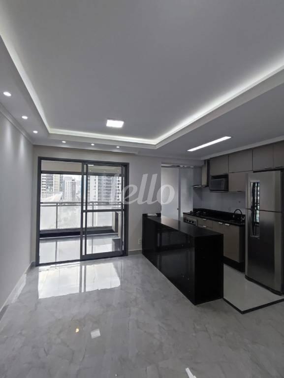 SALA de Apartamento para alugar, Padrão com 68 m², 2 quartos e 1 vaga em Pinheiros - São Paulo
