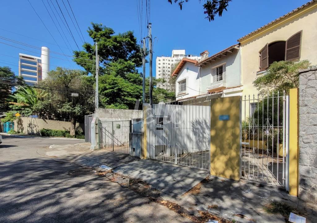 FACHADA de Casa para alugar, sobrado com 160 m², e 1 vaga em Vila Mariana - São Paulo