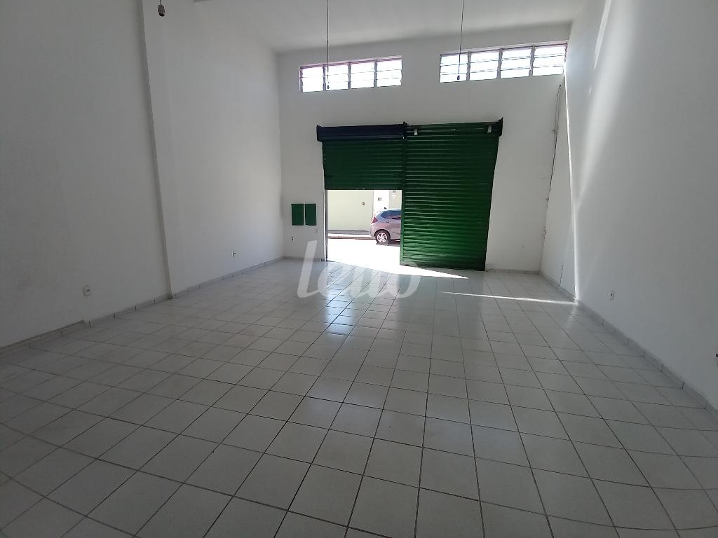 SALÃO  - FOTO 2 de Salão para alugar, Padrão com 52 m², e em Vila M Genoveva - Jundiaí