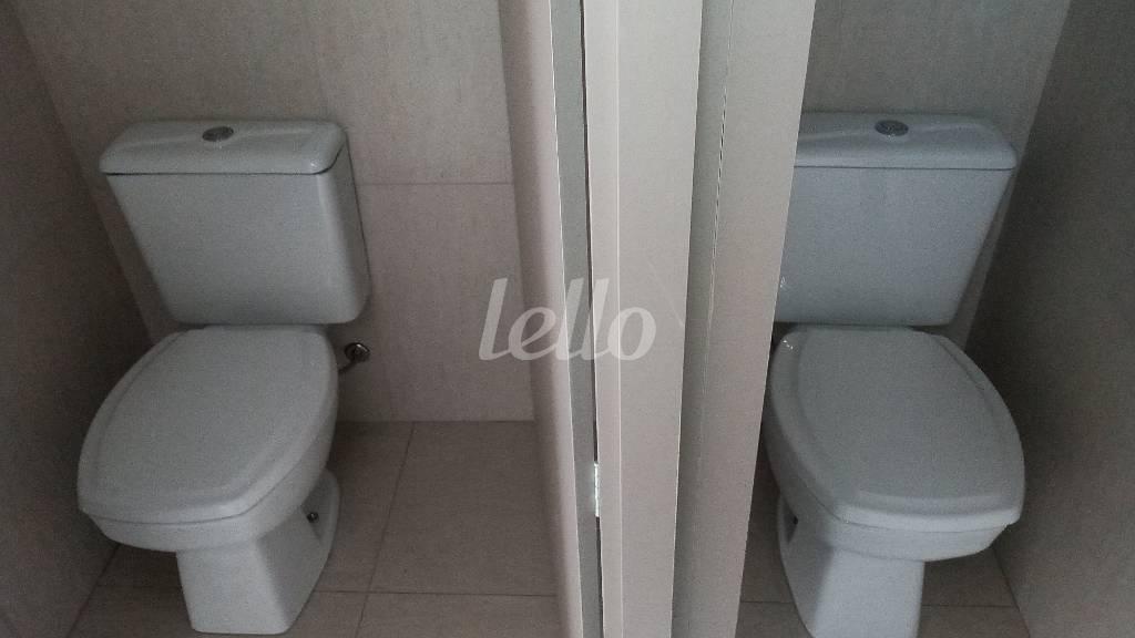 BANHEIRO MASCULINO de Loja à venda, Padrão com 150 m², e em Vila Alexandria - São Paulo