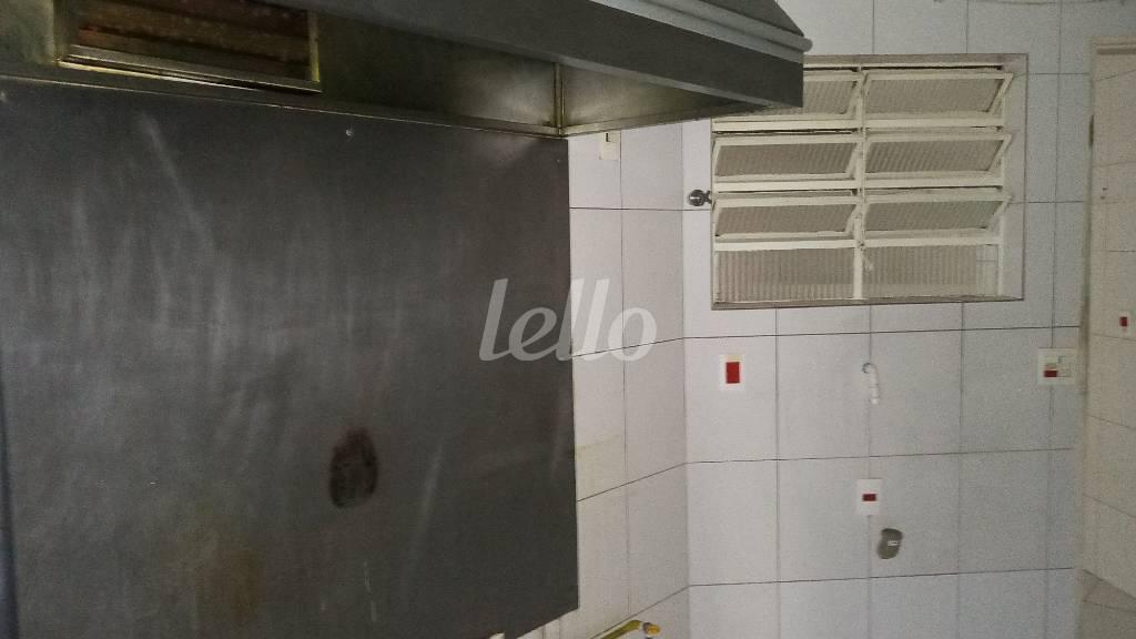 COZINHA de Loja à venda, Padrão com 150 m², e em Vila Alexandria - São Paulo