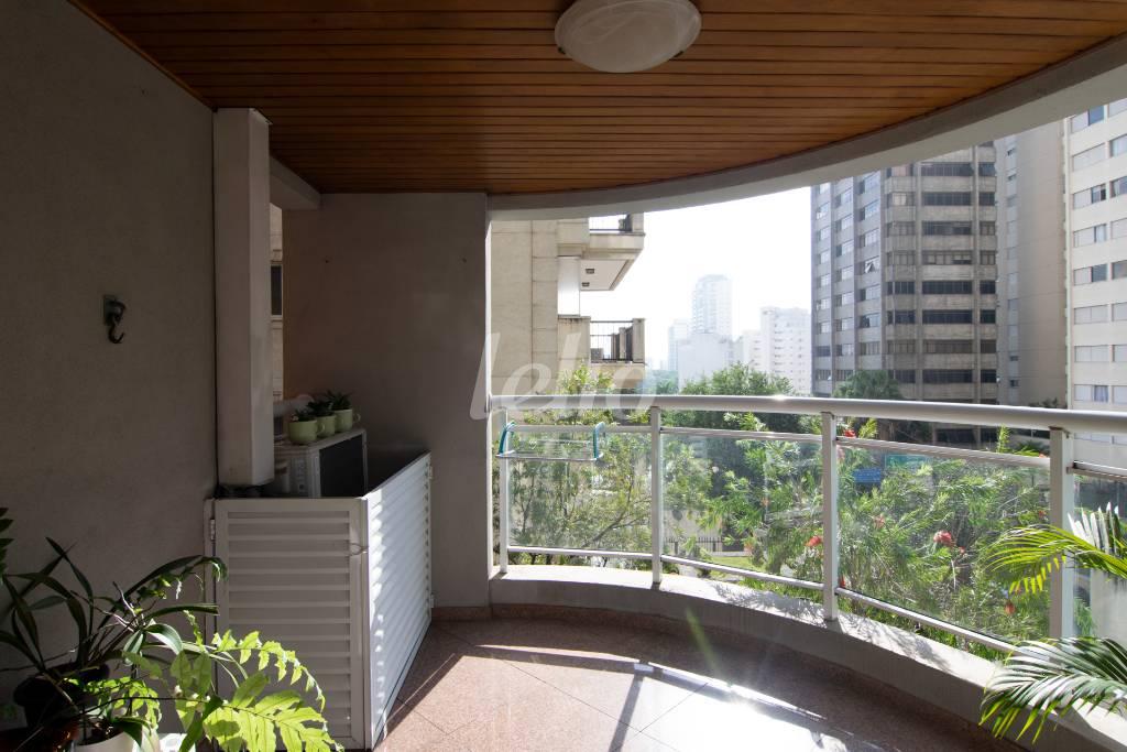 VARANDA de Apartamento à venda, Padrão com 105 m², 3 quartos e 3 vagas em Perdizes - São Paulo