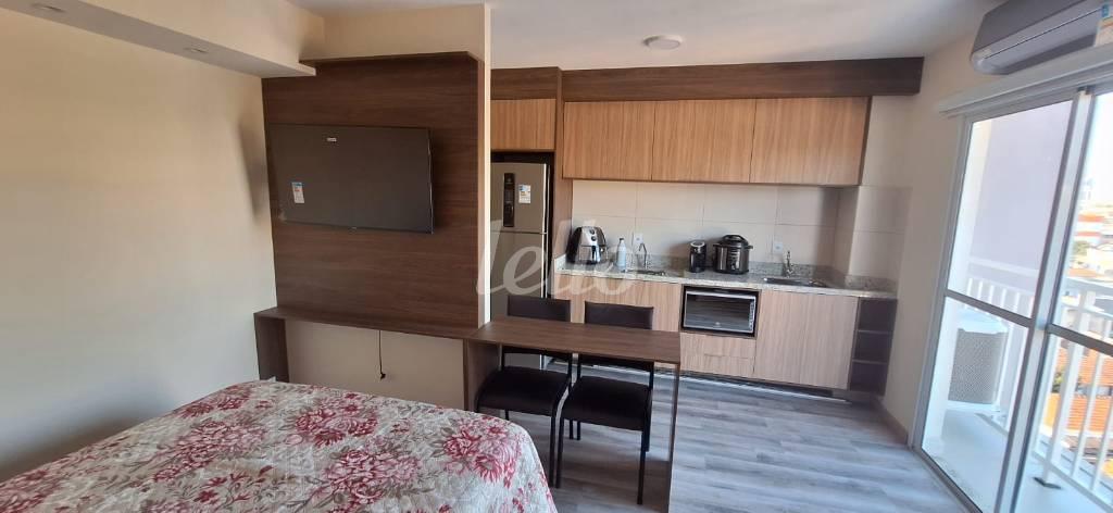 SALA/DORMITORIO de Apartamento para alugar, Studio com 26 m², 1 quarto e em Vila Nilo - São Paulo