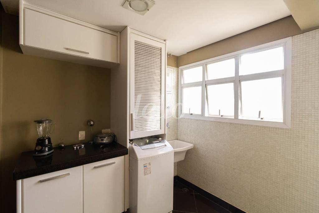 AREA DE SERVIÇO de Apartamento para alugar, Padrão com 108 m², 2 quartos e 3 vagas em Pinheiros - São Paulo