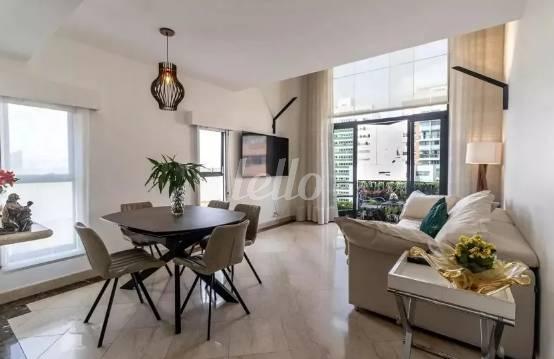 LIVING de Apartamento à venda, Duplex com 75 m², 1 quarto e 1 vaga em Itaim Bibi - São Paulo