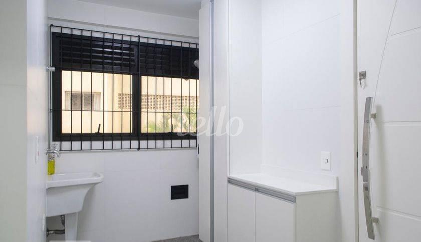 ÁREA DE SERVIÇO de Apartamento à venda, Padrão com 143 m², 4 quartos e 2 vagas em Chora Menino - São Paulo