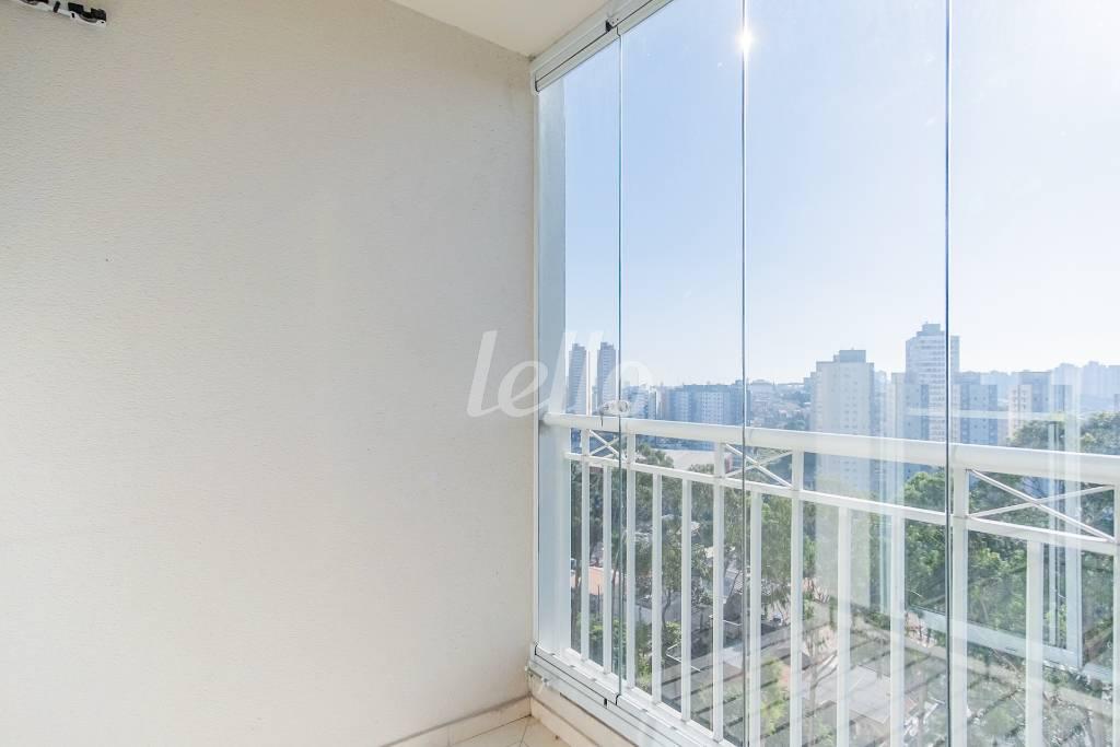 SACADA VARANDA de Apartamento à venda, Padrão com 78 m², 3 quartos e 2 vagas em Vila Paulo Silas - São Paulo