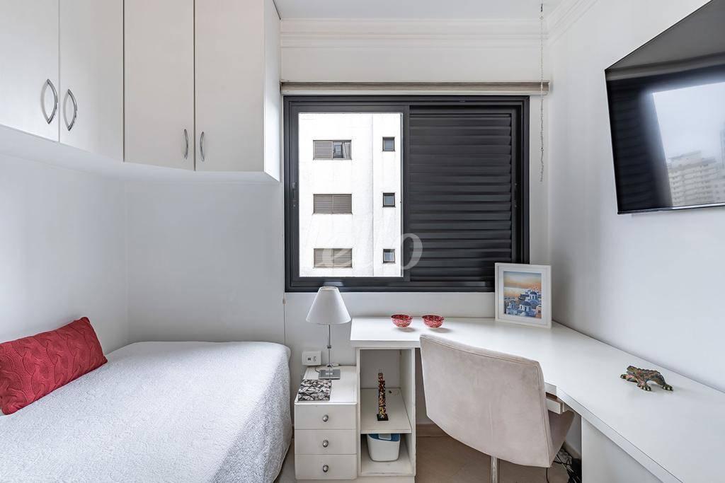 DORMITORIO de Apartamento à venda, Padrão com 106 m², 3 quartos e 2 vagas em Indianópolis - São Paulo