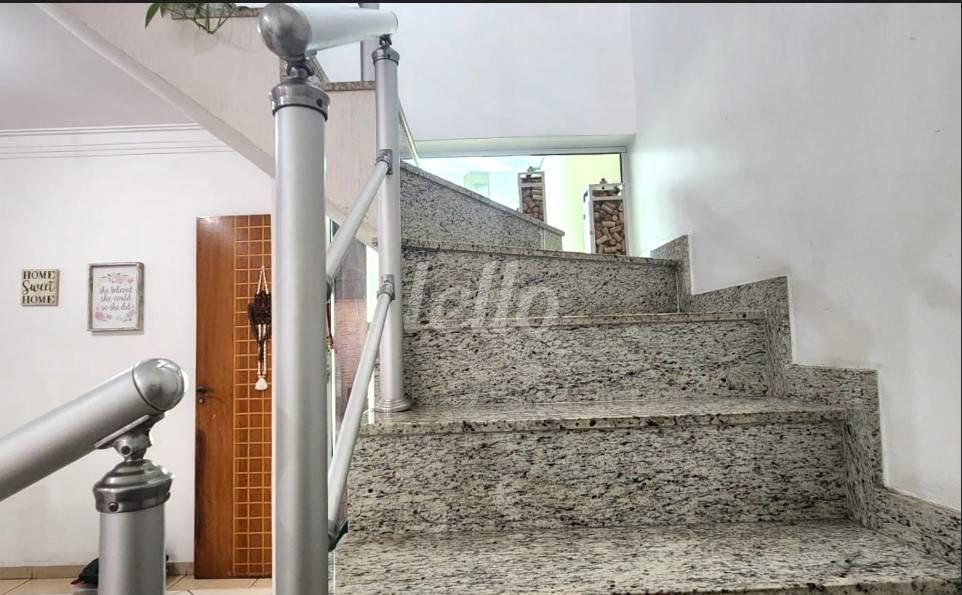 ESCADA de Casa à venda, sobrado com 118 m², 3 quartos e 3 vagas em Bosque da Saúde - São Paulo