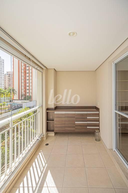 02SACADAVARANDA_002 de Apartamento à venda, Padrão com 64 m², 2 quartos e 2 vagas em Jardim Vila Mariana - São Paulo