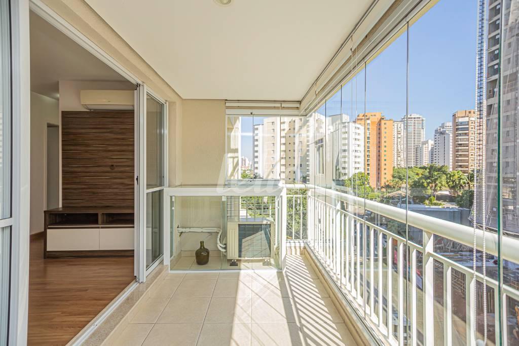 02SACADAVARANDA_005 de Apartamento à venda, Padrão com 64 m², 2 quartos e 2 vagas em Jardim Vila Mariana - São Paulo