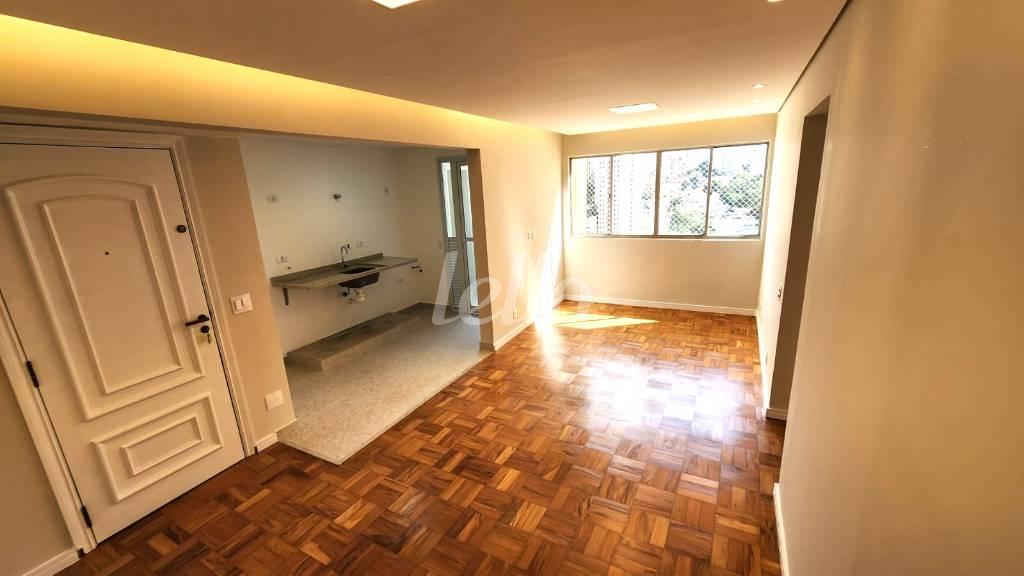 LIVING de Apartamento à venda, Padrão com 67 m², 2 quartos e 1 vaga em Chácara Inglesa - São Paulo