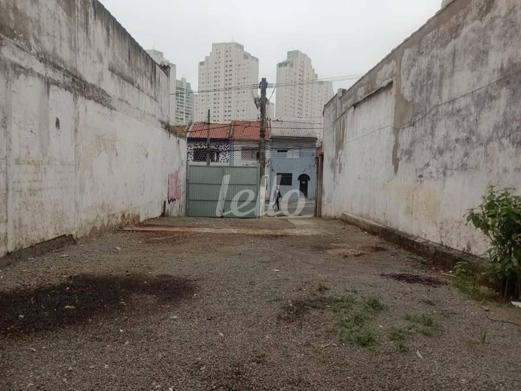 TERRENO de Área / Terreno à venda, Padrão com 200 m², e em Mooca - São Paulo